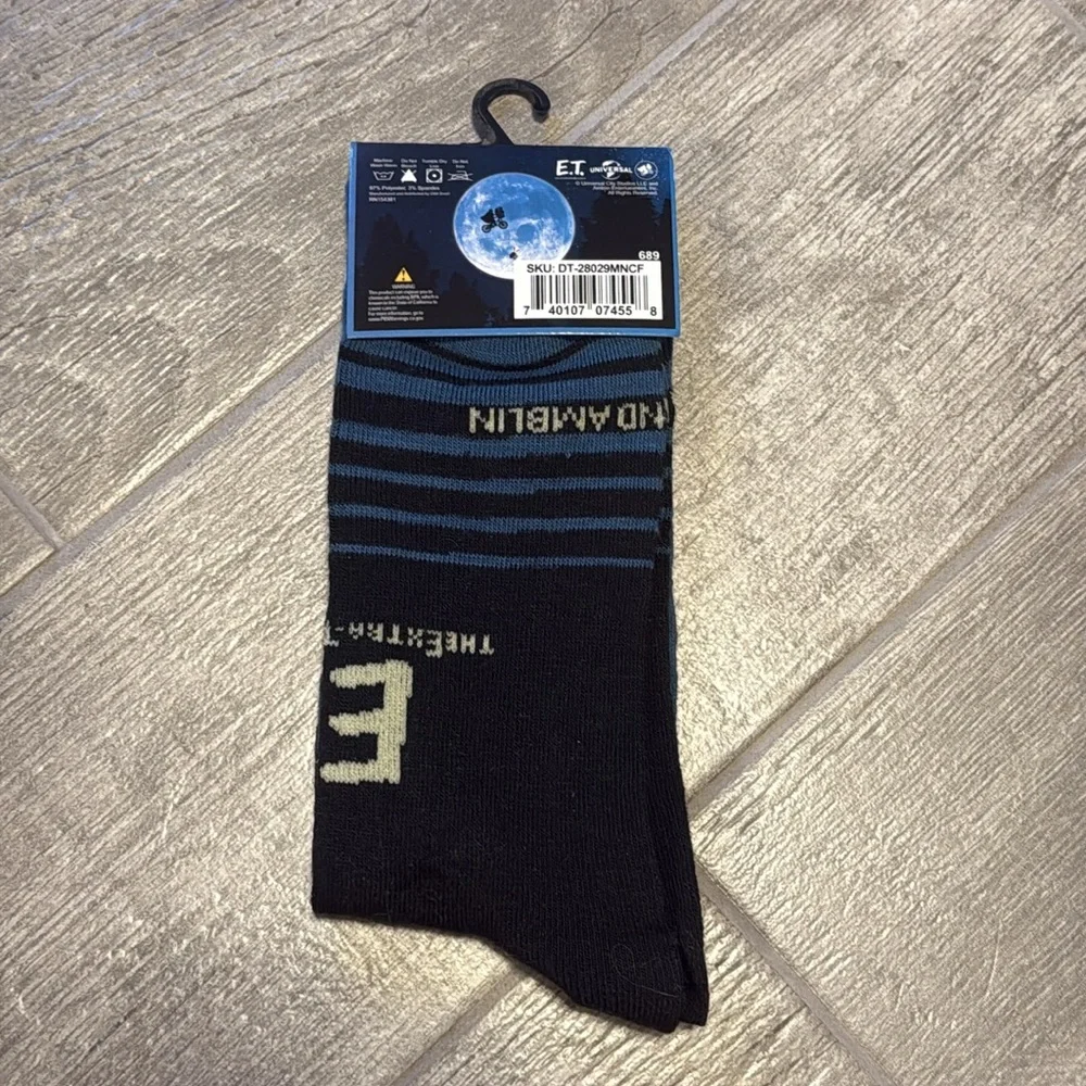 Free with bundle The extra-terrestrial socks